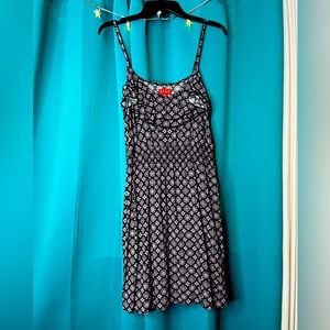 Elle spaghetti strap light purple & black dress w/pockets size M